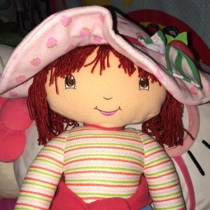 2005 strawberry shortcake plush doll